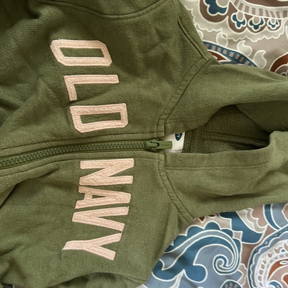Old navy size 5t olive zip up hoodie - Picture 3 of 4